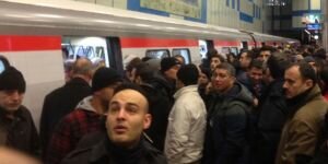 İstanbul'da metro seferleri durdu!
