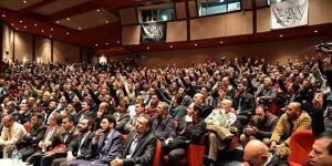 ​Hilafet konferansında Atatürk posterlerine tepki