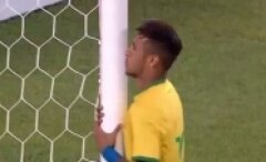 Neymar imkansızı başardı! Boş kaleye topu atamadı