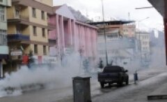 Kobani eyleminde banka şubesine molotoflu saldırı