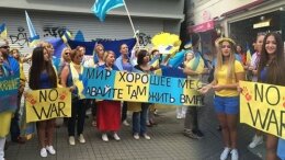 Taksim'de Ukraynalılar barış için yürüdü