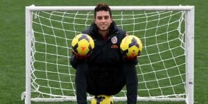 Alex Telles'in gidiyor yerine ise...