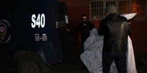 MHP’nin açtığı yolsuzluk pankartına polis müdahalesi