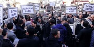 Polislere protesto cezası