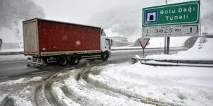 Bolu Dağı'nda kar yağışı