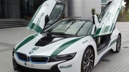 Dubai polisinin yeni oyuncağı BMW i8 oldu