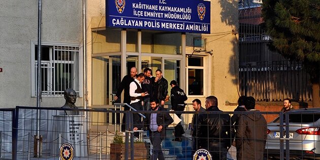 Okmeydanı'nda polisleri kaçırmaya kalktılar!