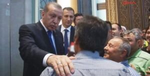 Erdoğan vatandaşın cebinde sigarayı görünce...