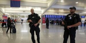 ABD'de şüpheli paket alarmı...Havaalanı boşaltıldı