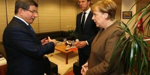 ​Davutoğlu, Merkel ile görüştü